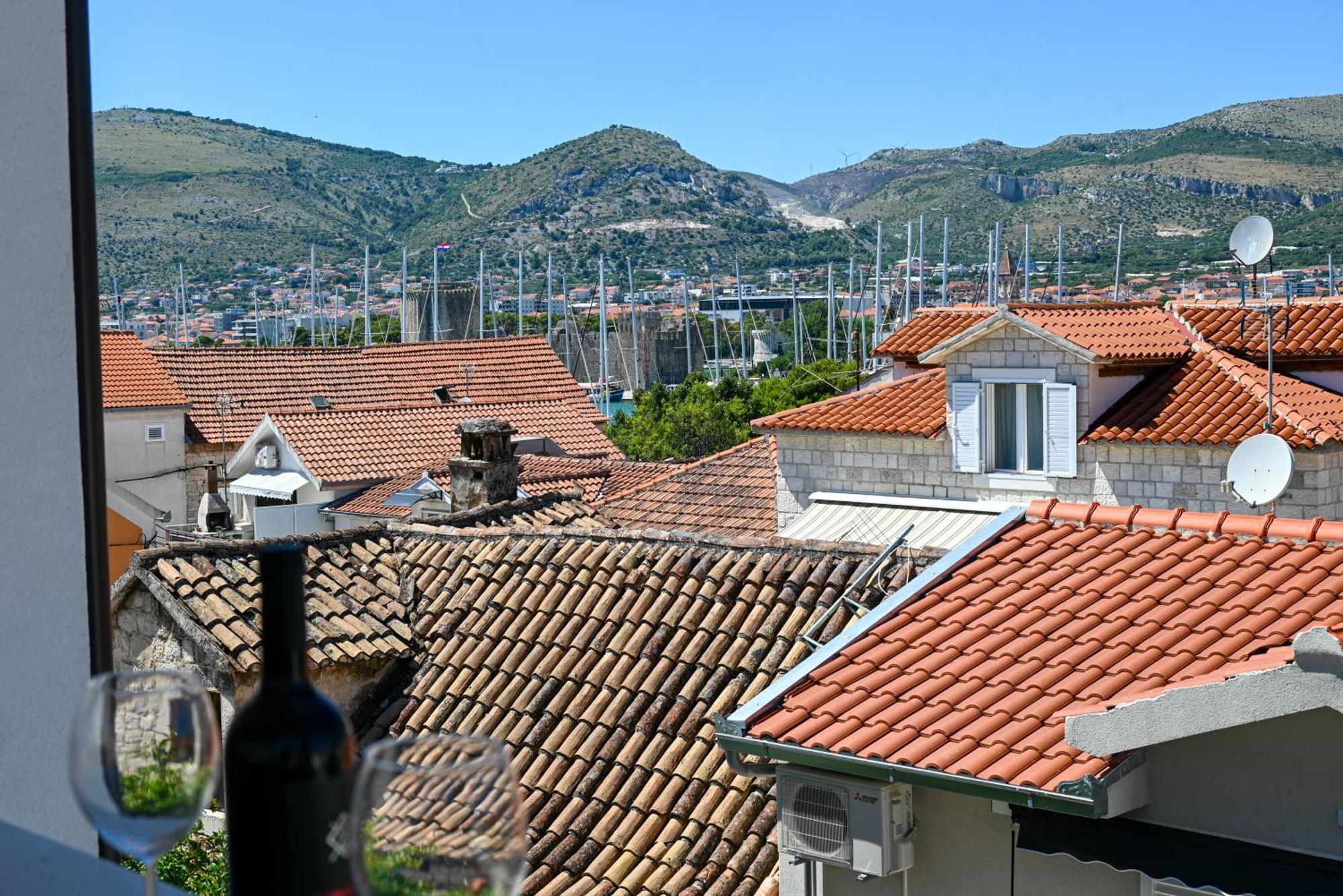 טרוגיר Downtown Apartments Maar מראה חיצוני תמונה