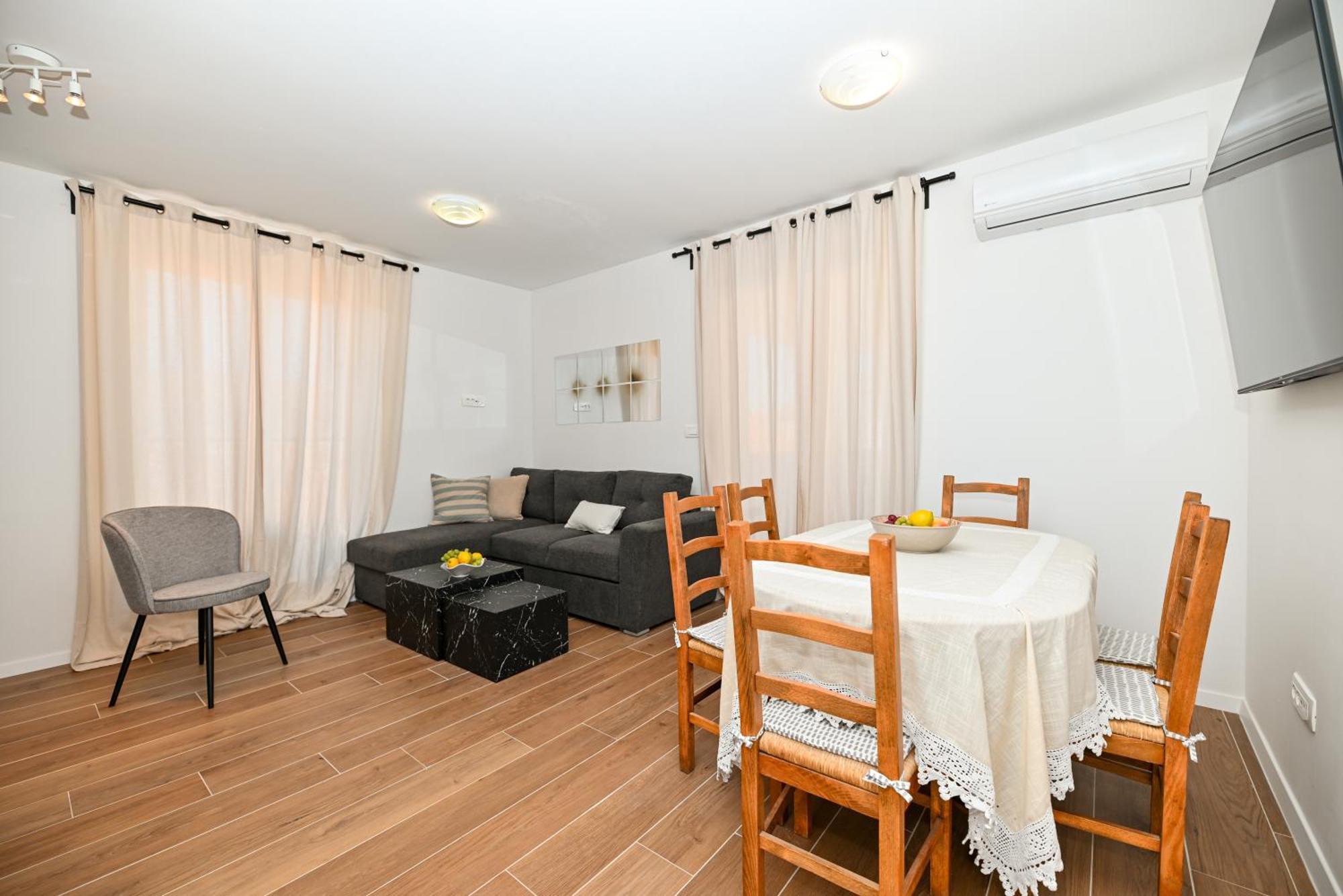 טרוגיר Downtown Apartments Maar מראה חיצוני תמונה