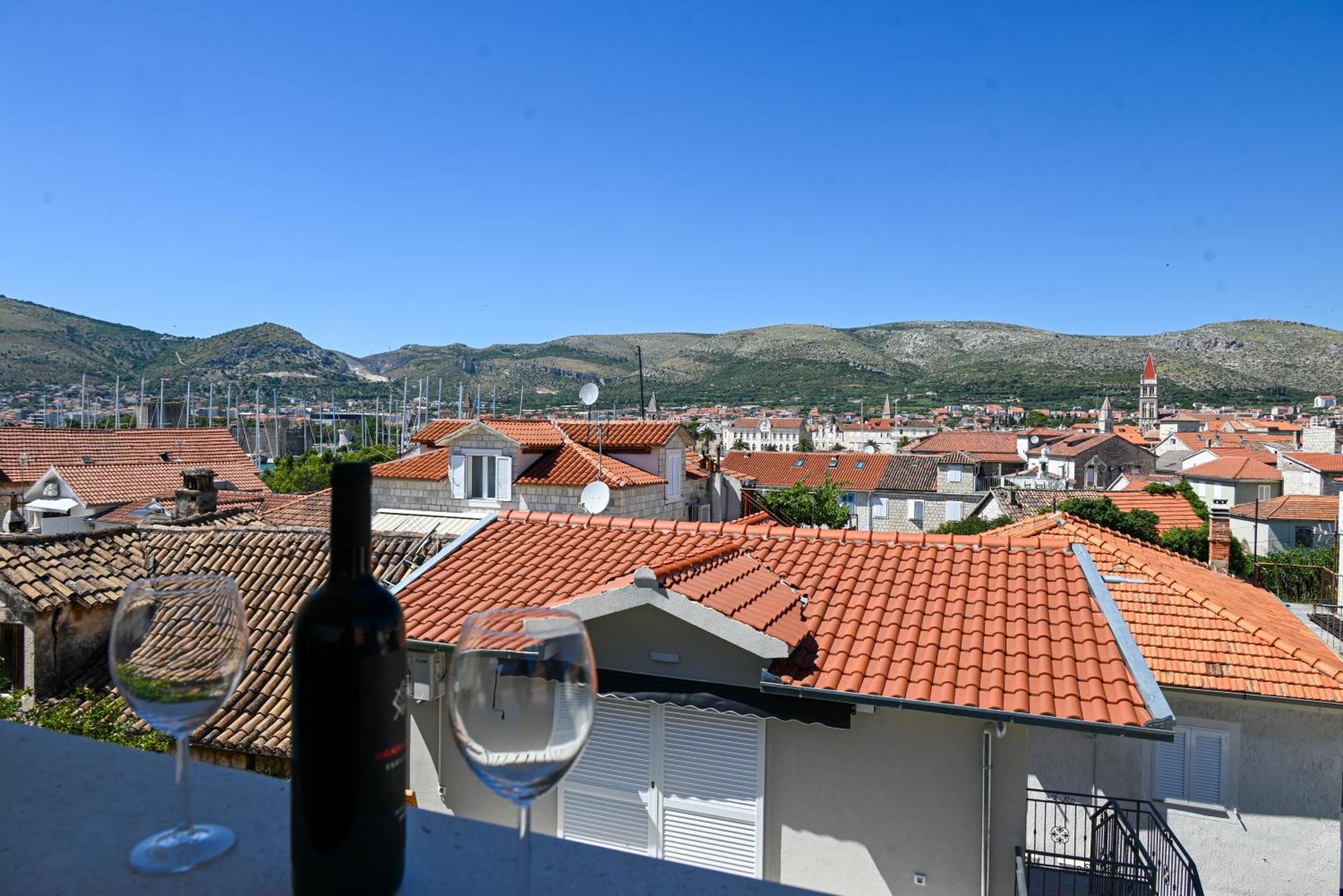 טרוגיר Downtown Apartments Maar מראה חיצוני תמונה